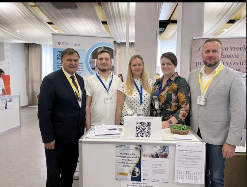 Bezplatná pomoc vďaka Národný projekt Sieť odborného poradenstva: Odborníci z PKP bodovali na Burze práce v Košiciach a upevnili partnerstvá
