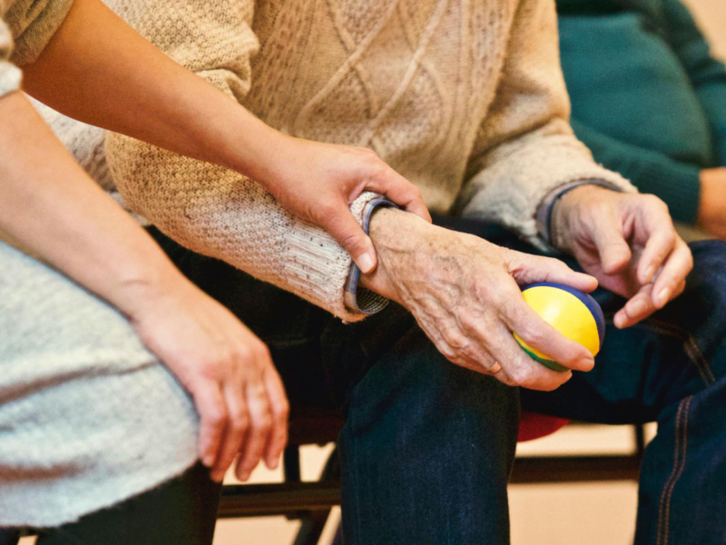 Opatrovateľský príspevok